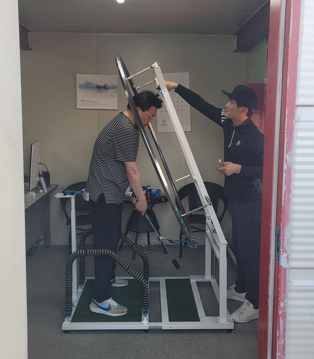 Proswing_Inc's tweet image. 안산 골프초보 #스윙자세교정 #스윙궤도교정 #프로스윙머신 설치
#프로스윙인천점 프로님 직접 배송설치 및 원포인트 레슨 ~^^
proswing.kr
제품:1899-6637
#골프스윙머신 제조기업 (주)프로스윙
#골프연습기계 #골프스윙자세연습기 #드라이버스윙플레인 #아이언스윙플레인 #골프레슨머신