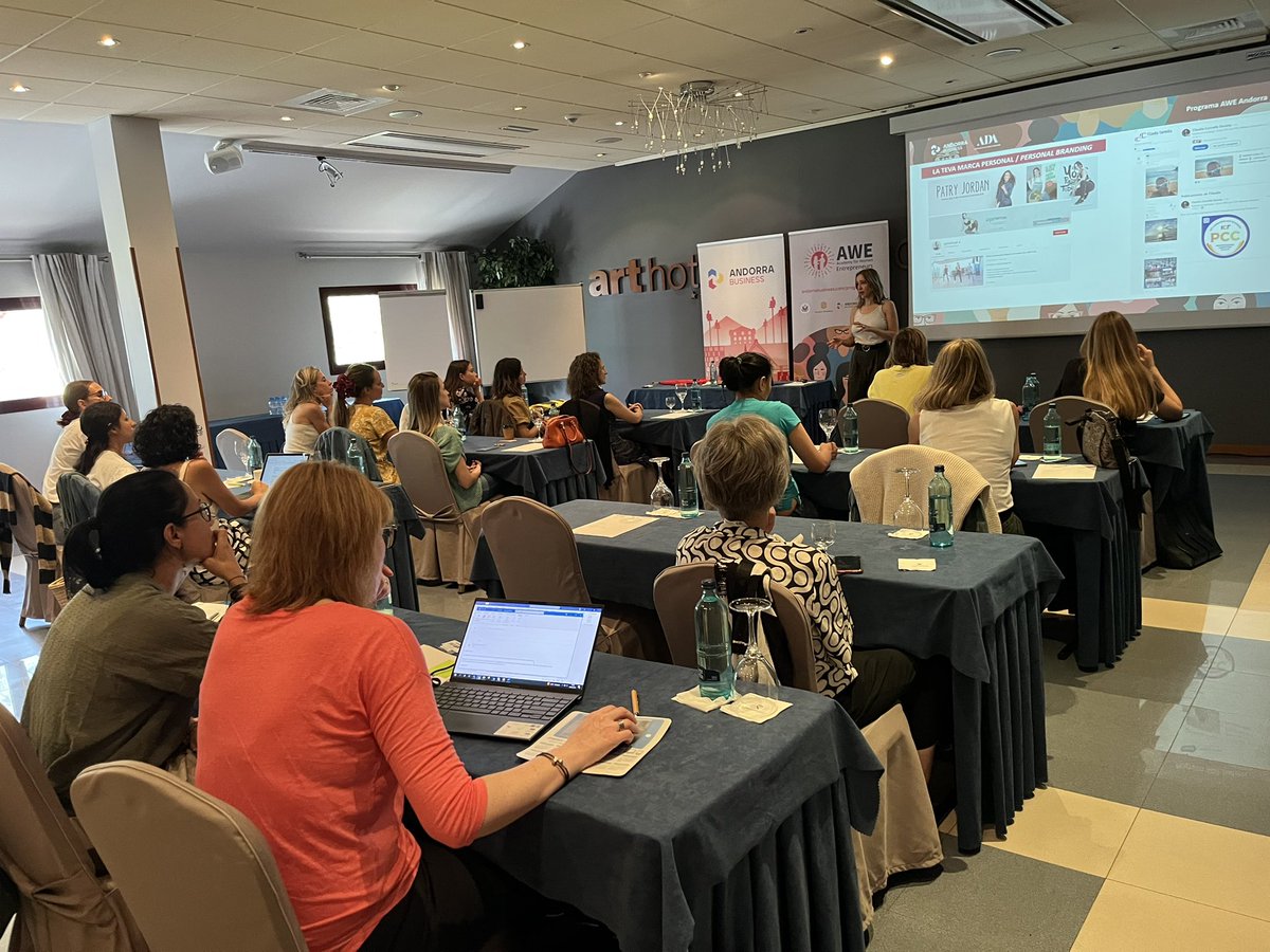 AndorraBusiness's tweet photo. 📌 Nova sessió del #ProgramaAWE per a emprenedores del país. Avui @Mireiaand ens parla de com potenciar la nostra marca a partir de diverses estratègies de màrqueting. També hem presentat les nostres subvencions. #InvestinAndorra @USConsulateBCN @hidalgj2 https://t.co/PnXsiPkUlL