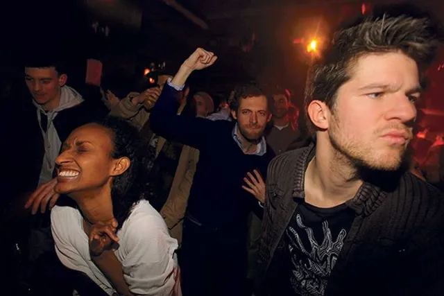 📣🌃 Calling all night owls in Brussels! Take part in this survey (13 min) about your nightlife experience in #Brussels. Share your habits, thoughts on safety and perception of Brussels as a party city. Your answers will shape the future of nightlife 🎉 
👉s.chkmkt.com/?e=326969&h=C6…