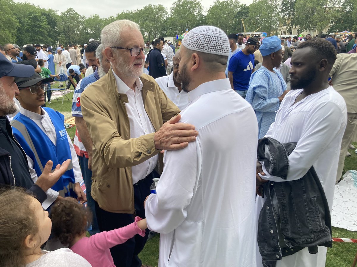jeremycorbyn's tweet image. Wonderful to join friends and neighbours in Islington this morning to celebrate Eid Al Adha.

Let’s all embrace the values of generosity, unity and compassion that define this blessed day. 

Eid Mubarak!