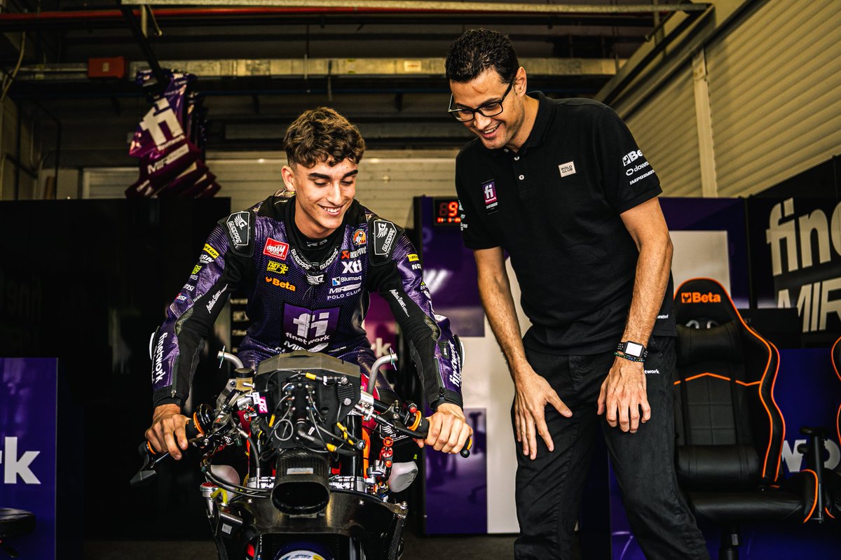 momovenracing's tweet photo. La COMPLICIDAD TÉCNICO-PILOTO, clave para poder extraer el máximo potencial en cada fin de semana de carreras 🤜🤛

Detalles que vais a poder vivir y disfrutar este fin de semana en #InsideFinetwork 😏📝 https://t.co/dSXSkfh8ZR