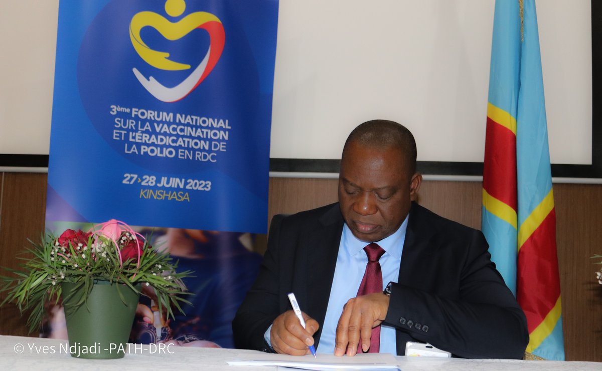 Pev_rdcongo's tweet photo. #RDCForumVaccination : Les gouverneurs des provinces signent la déclaration actualisée de Kinshasa sur la vaccination et l'éradication de la polio en RD #Congo. 📝

Restez avec nous pour ne rien manquer!

#vaccinercestproteger https://t.co/djoURdMhr1