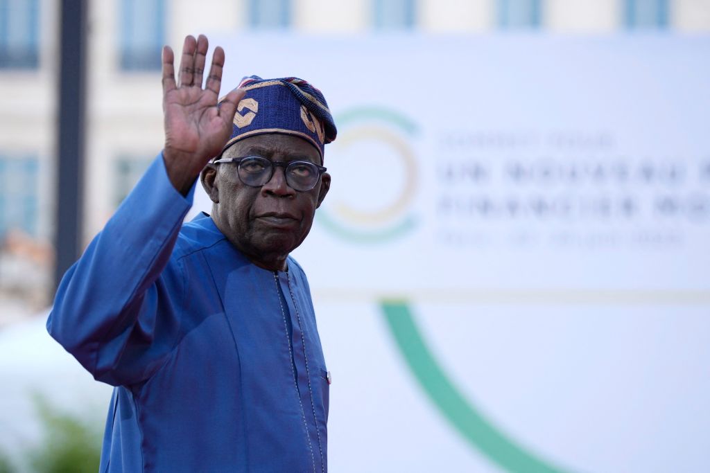 Nigeria President Bola Tinubu's grand return to Lagos from the UK has raised some eyebrows. The president arrived home in his Gulfstream jet before a convoy of some 100 vehicles escorted him through the city.

He was returning to Lagos for Eid al-Adha.

bbc.in/44l9g6n