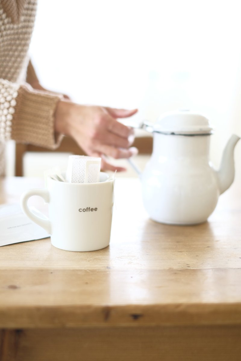 嵯峨野湯ドリップバッグコーヒー
酸味は少なく、ビターな味わい

おすすめです

SaganoYu drip bag coffee
Low acidity, bitter taste

Recommended.
