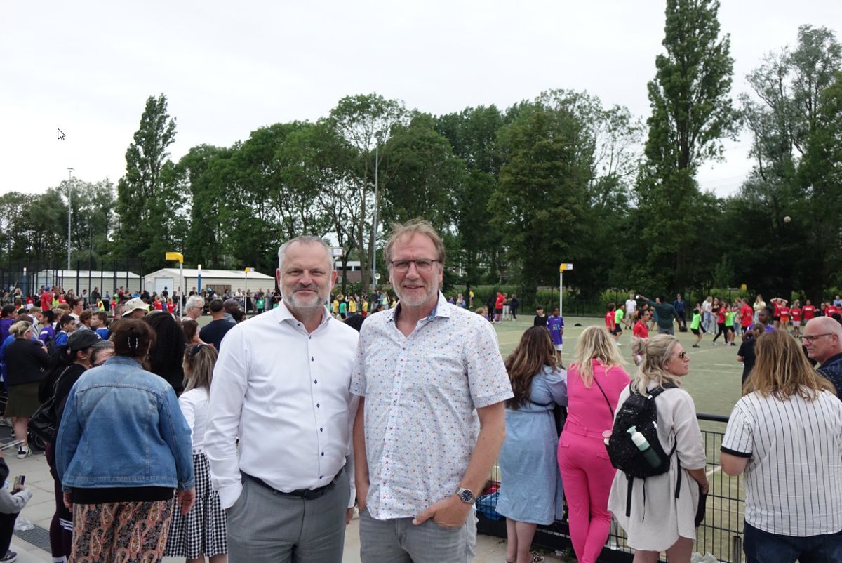 Gemeente Zaanstad (@gemzaanstad) on Twitter photo Wethouder <a href="/slegersgerard/">Gerard Slegers</a> was met KVZ’23 voorzitter Lex Kaper bij het schoolkorfbaltoernooi op sportpark Hoornseveld. Dit is het grootste schoolkorfbaltoernooi van de wereld. Een recordaantal van 2000 kinderen doen mee, waarbij 200 teams van 18 basisscholen strijden om de winst. Wethouder <a href="/slegersgerard/">Gerard Slegers</a> was met KVZ’23 voorzitter Lex Kaper bij het schoolkorfbaltoernooi op sportpark Hoornseveld. Dit is het grootste schoolkorfbaltoernooi van de wereld. Een recordaantal van 2000 kinderen doen mee, waarbij 200 teams van 18 basisscholen strijden om de winst.