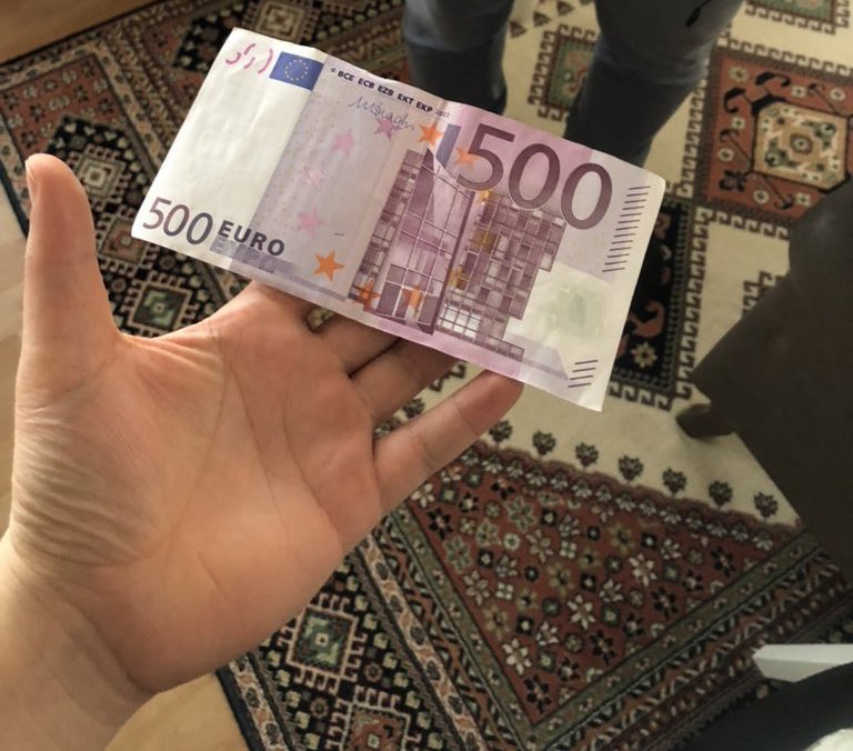 Öğretmen maaşım 12 bin tl, şu kağıt parçası 14.250 tl. 
1 ay boyunca çalıştırıp şunu bile vermiyorlar!