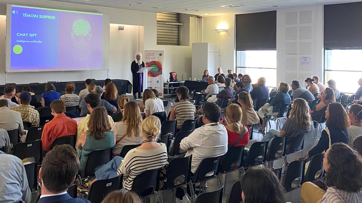 🏛️Le procès exceptionnel des 7e Rencontres "Gestion des #risques : doit-on vraiment laisser les citoyens décider ?” se tient actuellement 

La participation citoyenne est questionnée dans cet atelier organisé sous la forme originale d'un #Tribunal ! 
  
#ParticipationRouen2023