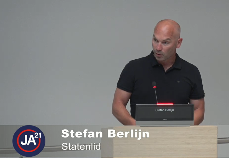 Vandaag worden de jaarstukken 2022 besproken. Een enorme hoeveelheid doelen van de provincie zijn niet gehaald. Ons statenlid <a href="/stefan_berlijn/">Stefan Berlijn</a>: "Als ik met deze resultaten bij mijn baas zou aankomen, zou ik direct mijn spullen kunnen pakken."  #JA21