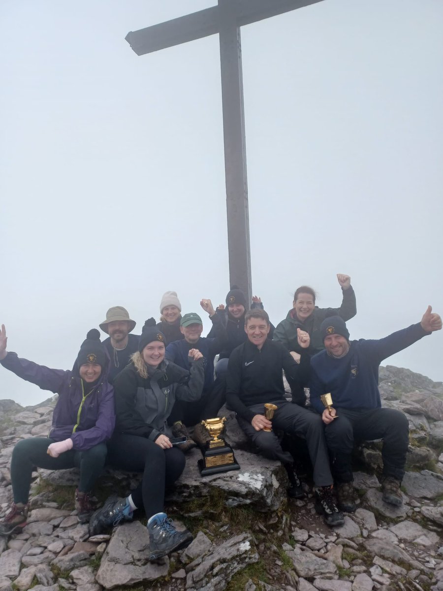 Best of luck to everyone on The Dawn Runs Challenge today with  @CheltenhamRaces  in aid of @Racingwelfare this was the 🇮🇪 leg at the summit of Carrauntoohill on Monday….😅 justgiving.com/fundraising/go…