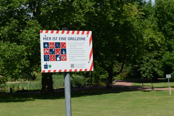 Essen_Ruhr's tweet photo. Im Löwental in Werden (Bezirk IX) wurde eine neue Grillzone eingerichtet. Dafür gilt auf der Brehminsel jetzt ein Grillverbot.
Weitere fünf Grillzonen in anderen Bezirken folgen in den nächsten Wochen.
Alle Infos: https://t.co/Jjn8iCXtLr

(📷: Elke Brochhagen, Stadt Essen) https://t.co/uI9oMqSeV0