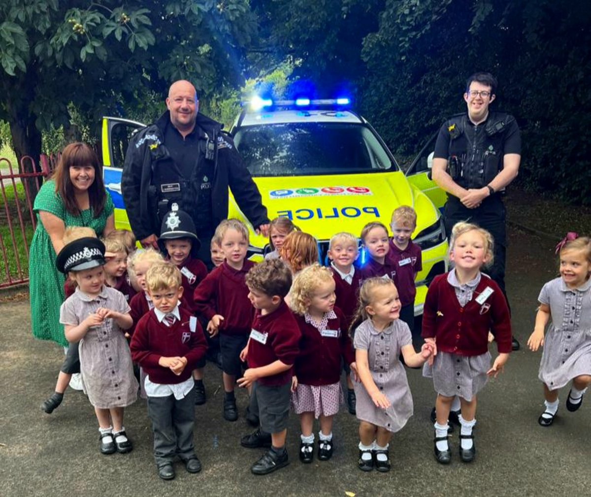 SStaffsPolice's tweet photo. As part of community engagement #OpCadence officers were welcomed at St Benedicts primary school Wombourne on 27.06.23. Please encourage your children to go to the police in times of need or if they are worried or frightened. https://t.co/X6rIb2tBdZ