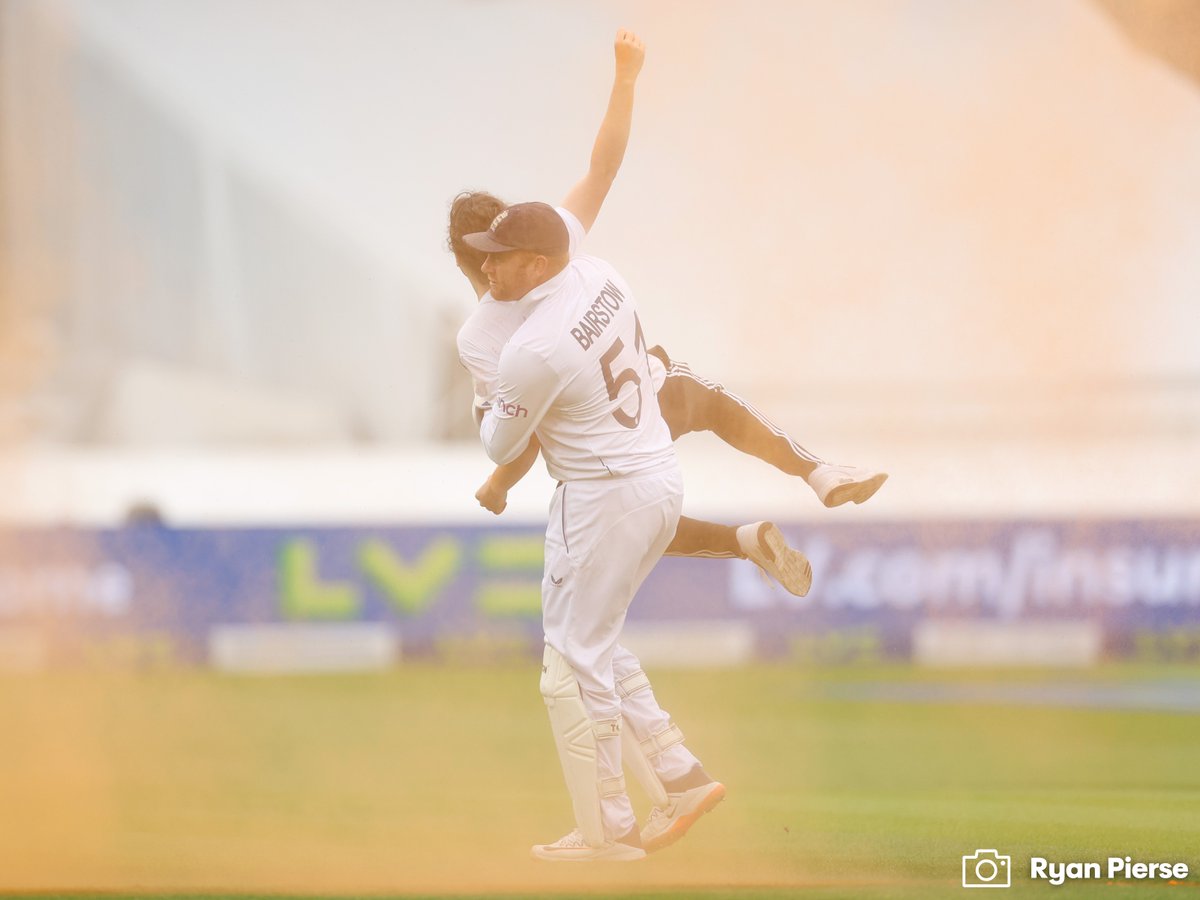 Your best caption please...

📸 Ryan Pierse #Ashes