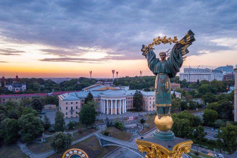 Happy Constitution Day Ukraine! Proud to support 🇺🇦 as a sovereign, free & democratic nation. Belarusians know the value of freedom & we know that a constitution is more than a piece of paper. It's the basis for democracy & justice. Today & every day, we #StandWithUkraine️!