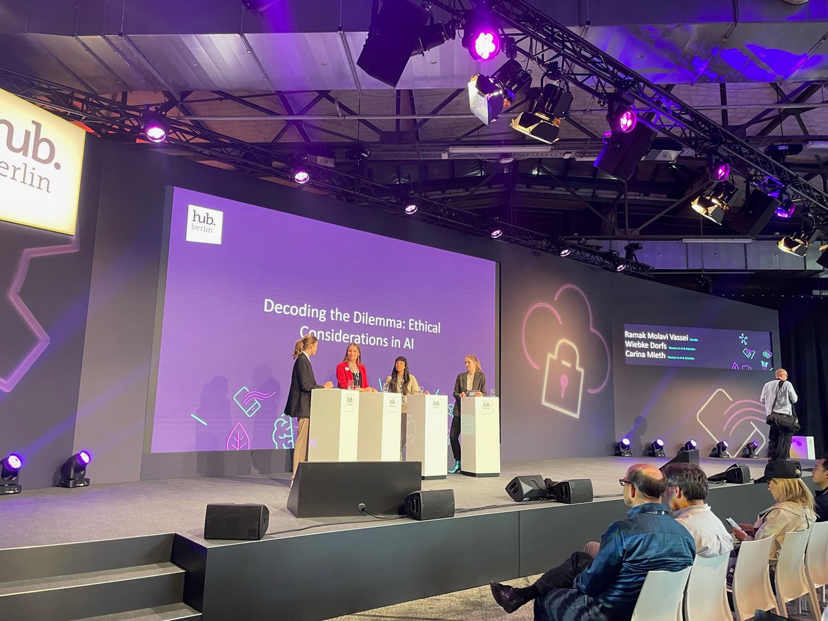 Der Schlüssel für transparente KI sind #interdisziplinäre Teams - #all-female Panel auf der #hubberlin23 diskutiert, wie wir KI in Zukunft besser machen können <a href="/wairobotics/">Women in AI & Robotics</a> <a href="/Carina_Mieth/">Dr. Carina Mieth</a> @hubconf <a href="/Bitkom/">Bitkom</a>