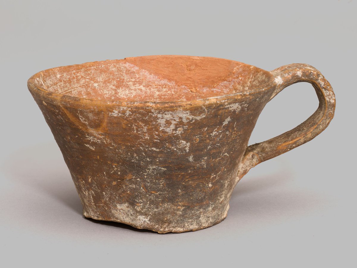 WinCollMuseums's tweet image. Last week the Classics department from @WinColl took pupils to #LabyrinthAshmolean, where they saw some incredible objects including Minoan cups similar to this one in our own Treasury museum. 

winchestercollections.co.uk/collection/str…

#WinchesterCollections