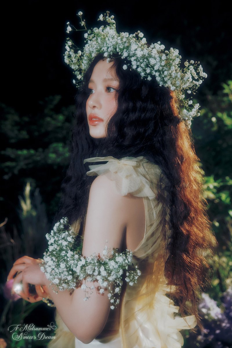 [NMIXX] 3rd Single 'A Midsummer NMIXX’s Dream'

Concept Photo: Forest: Nocturnal ver.
#SULLYOON #설윤

2023.07.11 6:00PM (KST)

#NMIXX #엔믹스
#A_Midsummer_NMIXXs_Dream
#Party_O_Clock