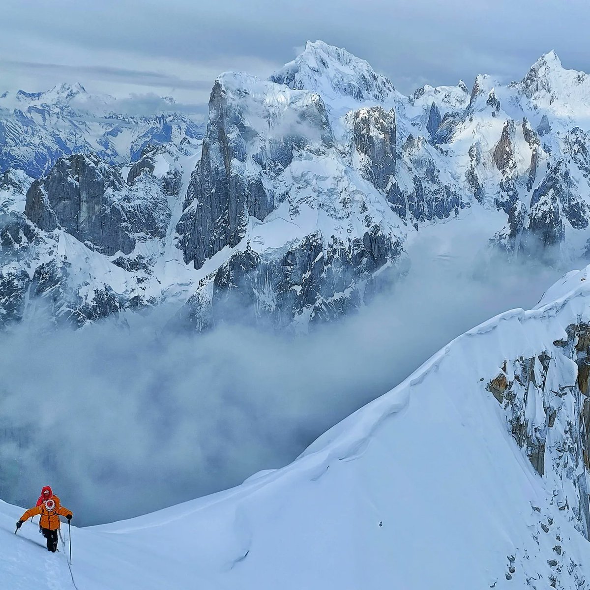 hermanospou's tweet photo. "WAA SHAKIR" 6B/M.5/70⁰/2.200 m al Trango II (6.320 m), abierta junto a @faymanners, es hasta la fecha nuestra mejor apertura en el #himalaya (#karakorum ) 😀🙌. ¡Además con ella cerramos "LOS 4 ELEMENTOS"!
@thenorthface 🧥 @LaSportivaSpain 🥾 @Petzl 🪖@vitoriagasteiz 🕍 https://t.co/wxfhL4dPg7