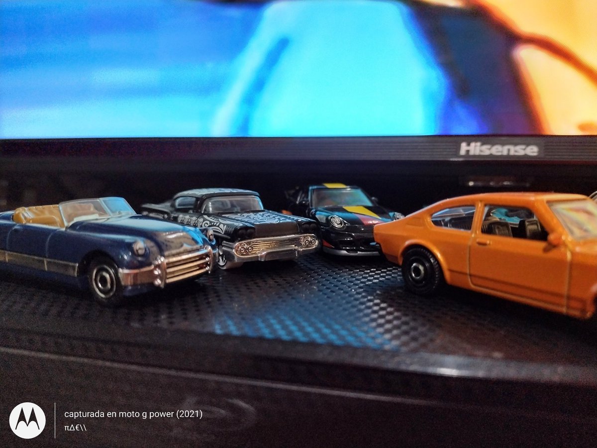 Hoy tocó sacarle brillo a estas joyitas 🫧🚔🚘🤩. #Hotwheels #matchbox #maisto #hotwheelscollection