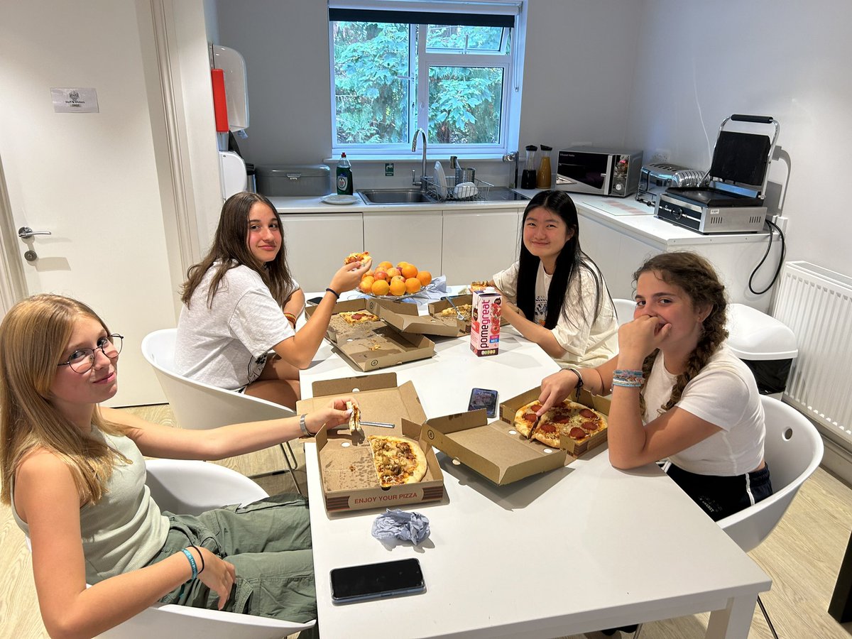 RHB_Boarding's tweet photo. We had a busy week as part of the #NationalBoardingWeek. The Reddam Community took part in the Big Boarding Bake Off on Thursday, on Saturday had a Pizza Night &amp; Board Games, then on Sunday headed off to the @clipnclimbuk, as well as taking part in the BSA Boarding House walk! https://t.co/BXDbHujjzV