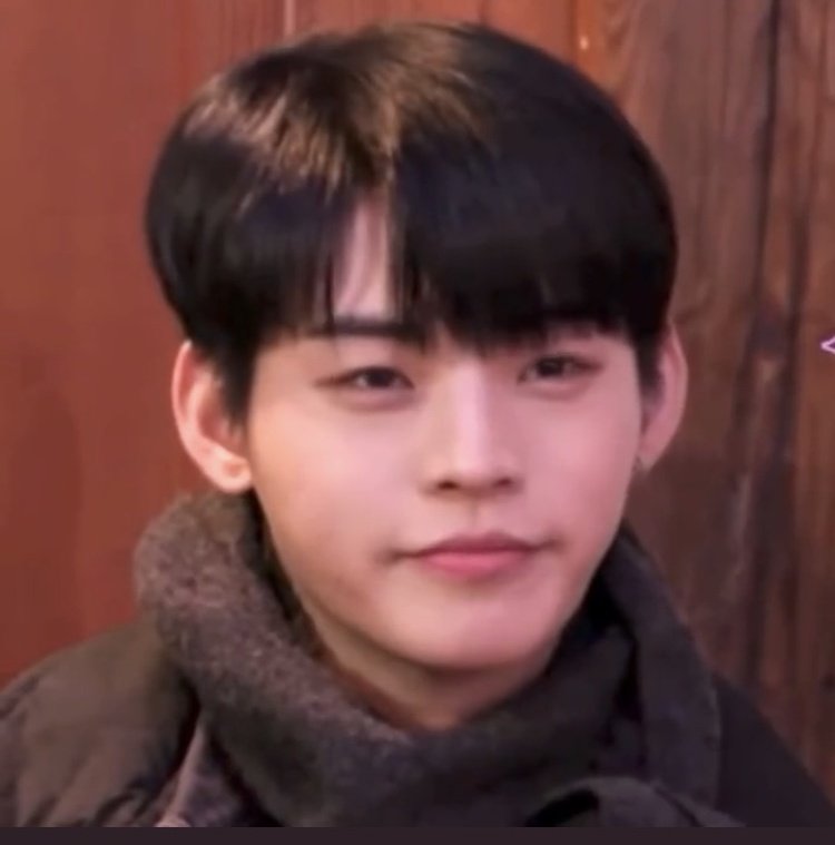 아ㅋㅋㅋㅋ
닮은...것 같기도...귀엽다