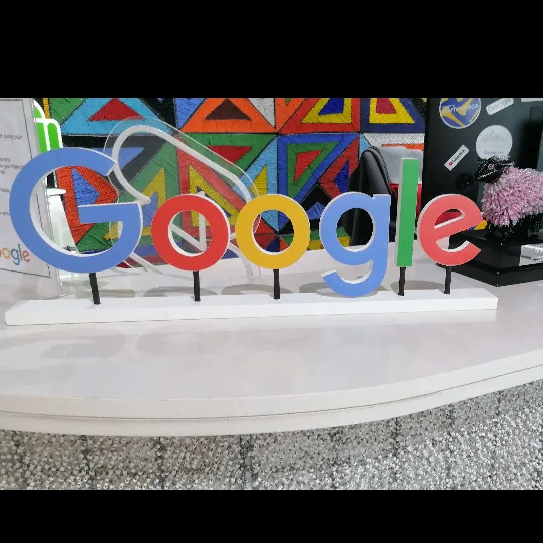JustJessZA's tweet photo. SA Google Office adventure 🎊🎊🎉🎉🎉 Two offices under my belt to many more adventures 🎉🎉🎊🎊🎊 Thank you to everyone who hosted me these few days. @KapFreshMusic, Lesego &amp; Simon https://t.co/NHnNkiDqf8