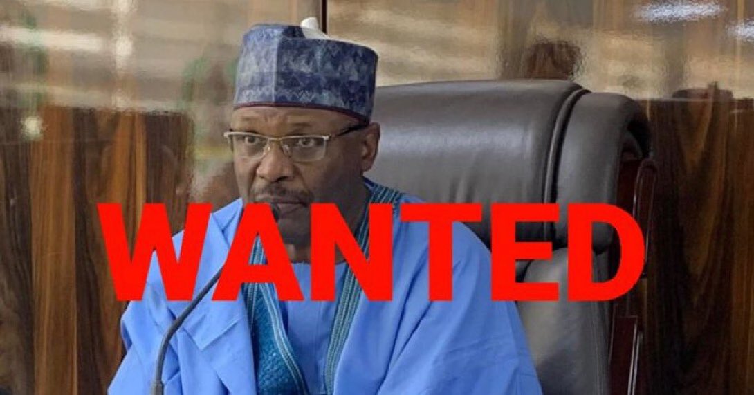 This man👇🏿👇🏿👇🏿 is wanted by the Office of the Citizen and Democracy.

He has a 200  year jail sentence hanging on his neck. 

Kindly inform the aforementioned office if seen anywhere.

#EyesOnTheJudiciary 
#MahmoudYakubuMustGoToPrison 
#TinubuIsNotMyPresident