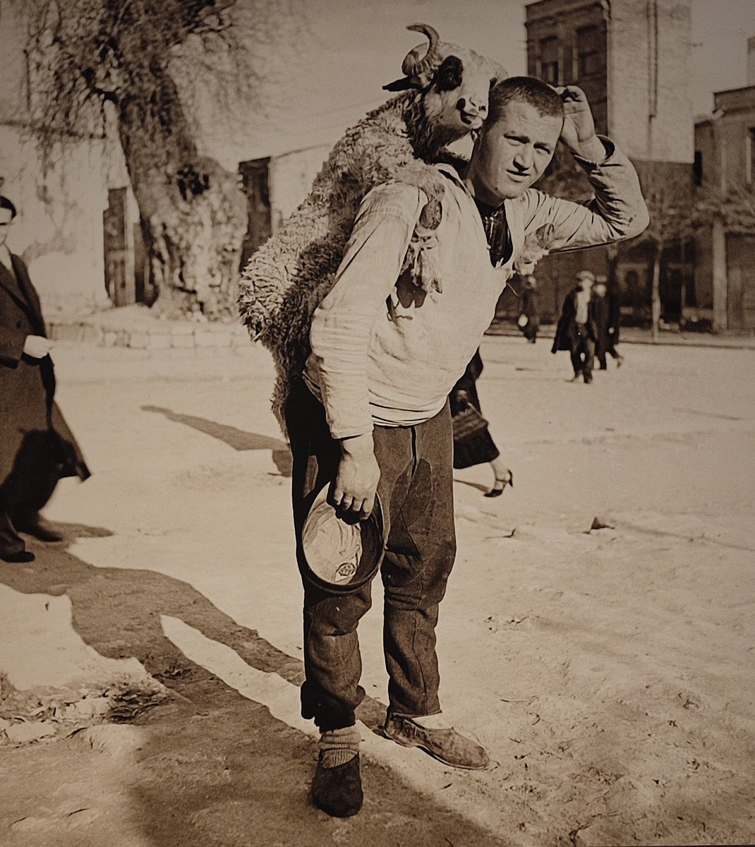 Iyd-i adhâ
Nicholas Victor Artamonoff Collection
Istanbul-1937