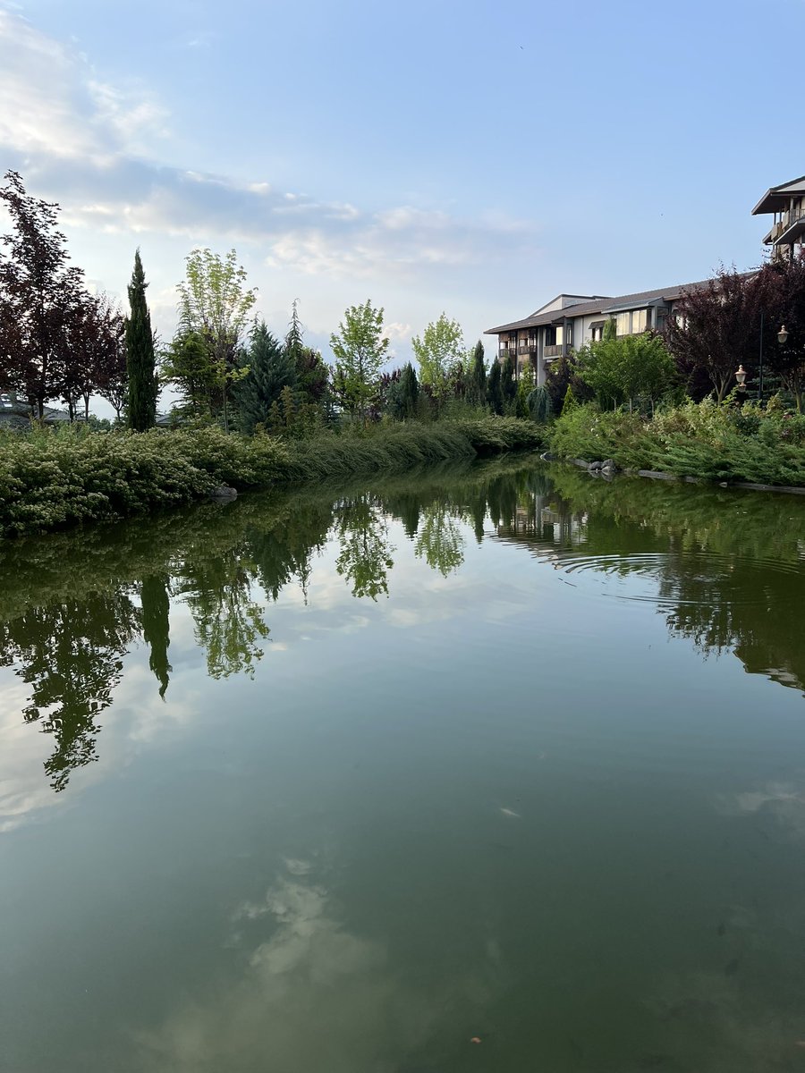 Sevdiklerinizle beraber nice güzel bayramlara. Bayramınız mübarek olsun.