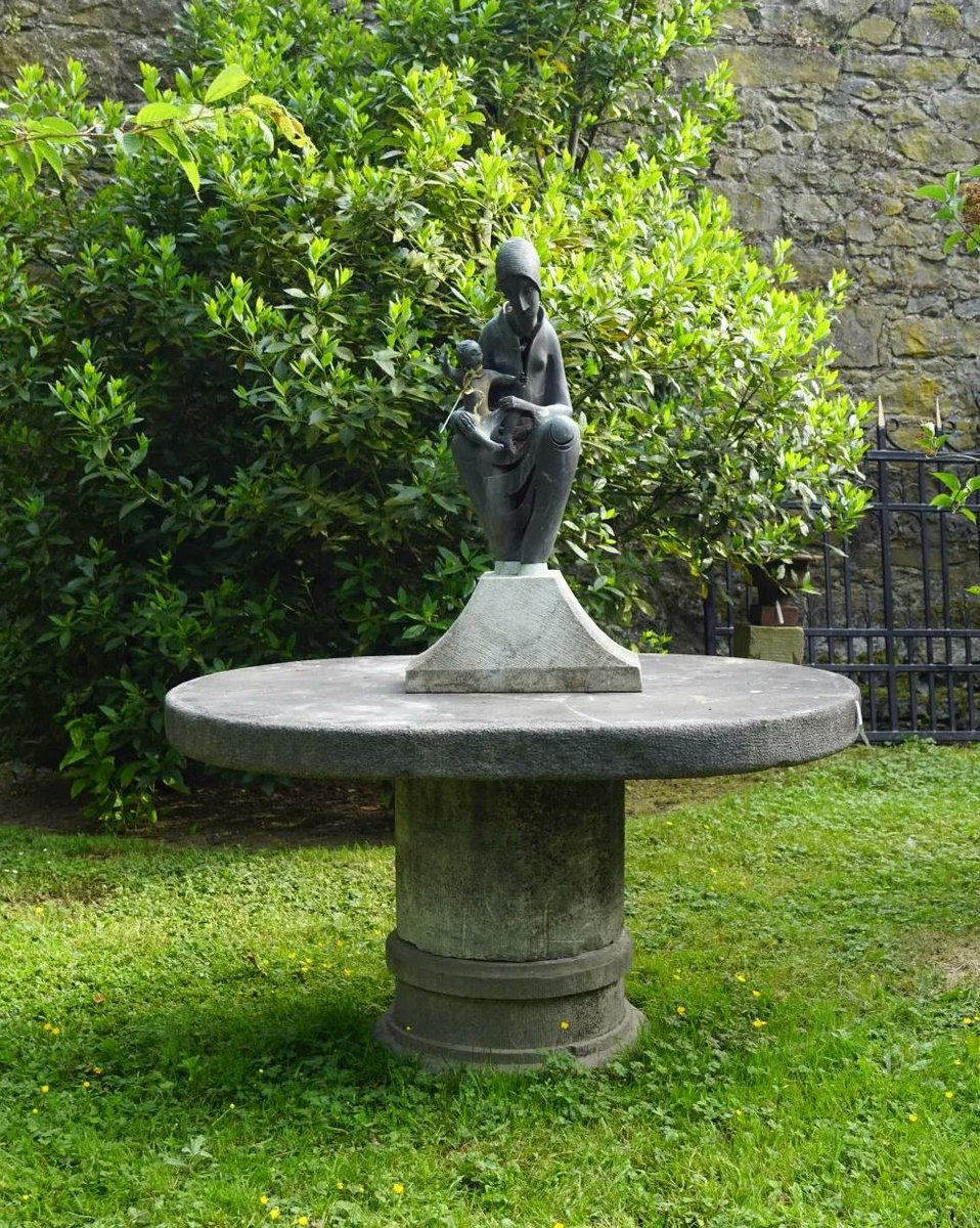 SheppardsDurrow's tweet photo. This beautuful bronze sculpture of Madonna and Child by Emil Jo Homolka, Stuttgart (1925 - 2010) will sell this morning in magical Glantelwe Gardens, #durrow Catalogue: https://t.co/OeMnt2rJI7
#urns #gardensculptures #sheppardsirishauctionhouse #durrow #onlineauction #homolka https://t.co/l7nhWhMMuN