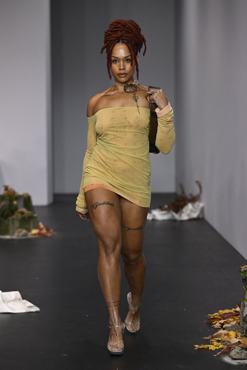 Australian Fashion Week tweet media