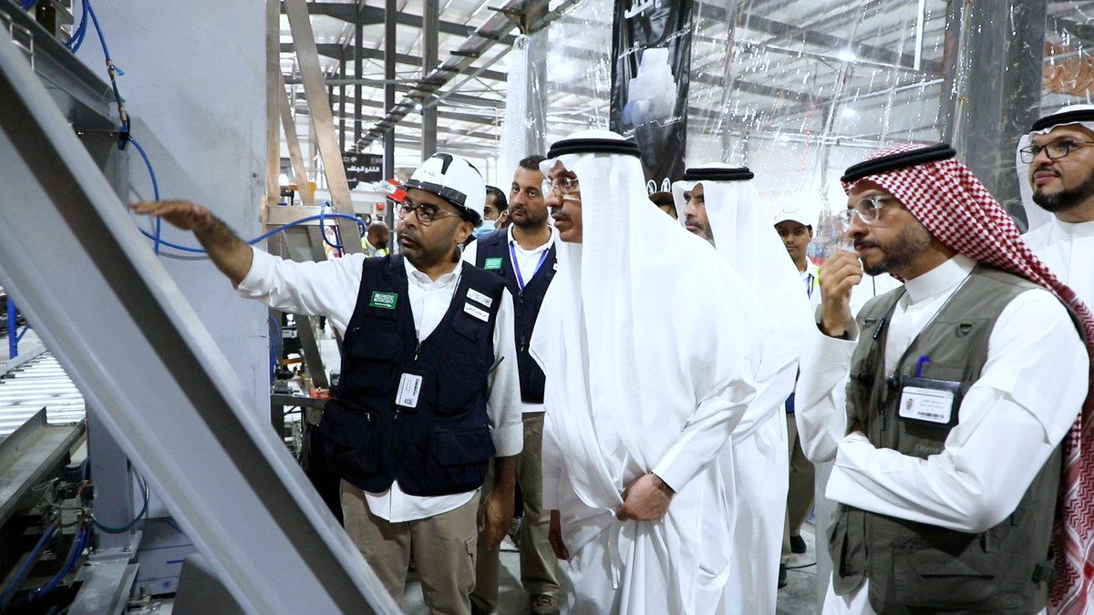 AHGsa_Ltd's tweet photo. زيارة رئيس مجموعة #البنك_الإسلامي_للتنمية معالي الدكتور محمد بن سليمان الجاسر على موقع مشروع التجميد السريع باستخدام الثلج الجاف في موسم #حج١٤٤٤ لمتابعة تطورات ومستجدات المشروع

#بسلام_آمنين #hajj2023 #In_Peace_and_Security 

@isdb_group 
@Adahi_org https://t.co/OJonXWGKfa
