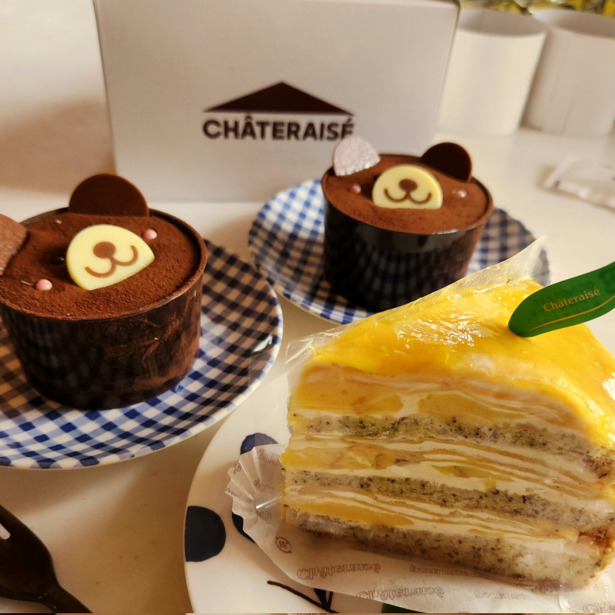 kzkanzi's tweet photo. 今日のおやつは
シャトレーゼ～～～😋

#シャトレーゼ  #ケーキ  #チョコバッキーも買った https://t.co/KGBSy4G3bd