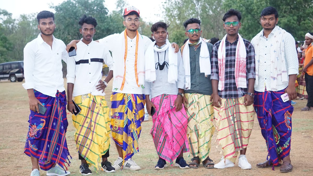 dubraj_hembram8's tweet photo. Sometimes beauty lies in the simplicity with a #traditional_look https://t.co/rzmRj4MMDj