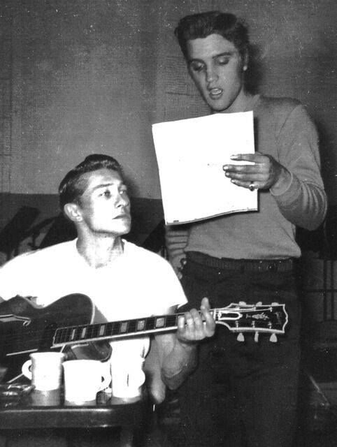 remembering Scotty Moore, who passed away on this day in 2016 🤍🕊