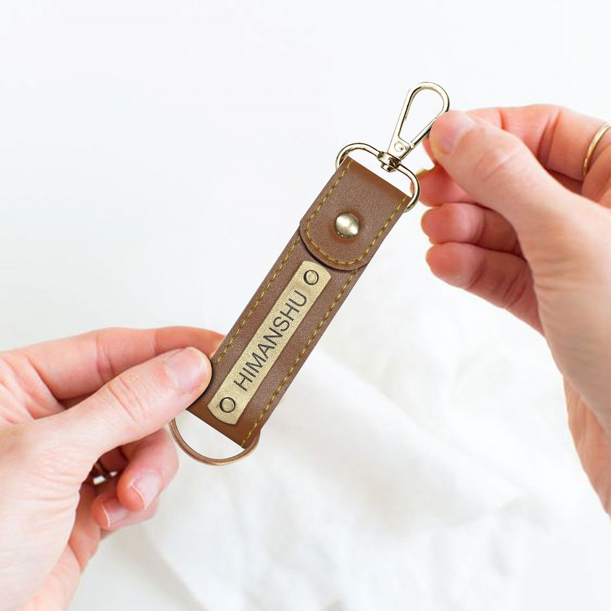 clickokart's tweet image. A personalized leather keychain in attractive colors is all you need to keep all critical keys safe and handy.

Add a name and charm for free
.
.
#clickokart #personalizedgifts #personalizedkeychain