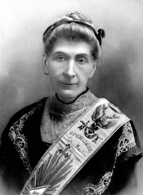 MujeresPasado's tweet photo. #TalDíaComoHoy de 1841 nace Marie Bonnevial, #institutriz, #sindicalista y #feminista francesa. Participó en diversas organizaciones radicales. Fue una de las pioneras activas en la francmasonería mixta y Gran Maestra de la Orden Masónica Mixta Internacional "El Derecho Humano" https://t.co/50BsxUgKpj