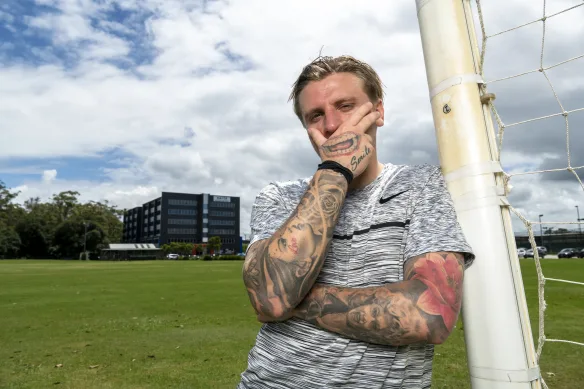 abhilash_ba19's tweet photo. ๐จ Breaking News ๐จ
Jason Cummings is ready to light up the field with his goal-scoring prowess at Mohun Bagan Giant! ๐ฅโฝ๏ธ
Welcome to the Mariners family, Jason!
Let's create some magic together!
#WelcomeJason #MBSG #JoyMohunBagan #IndianFootball https://t.co/V5vlBdXQFT