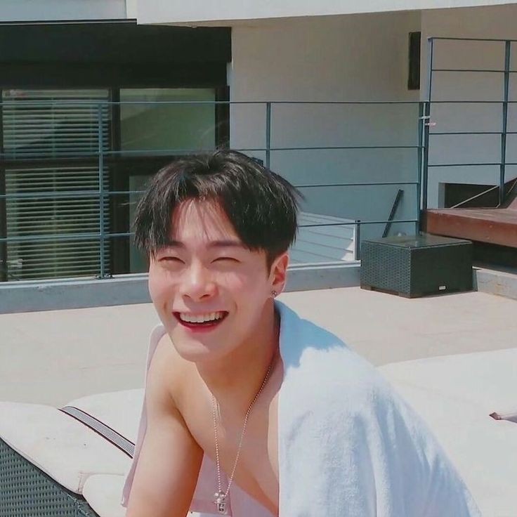 mugimobob's tweet photo. normalize staying single until you find someone like moonbin https://t.co/R4flL2PIzx