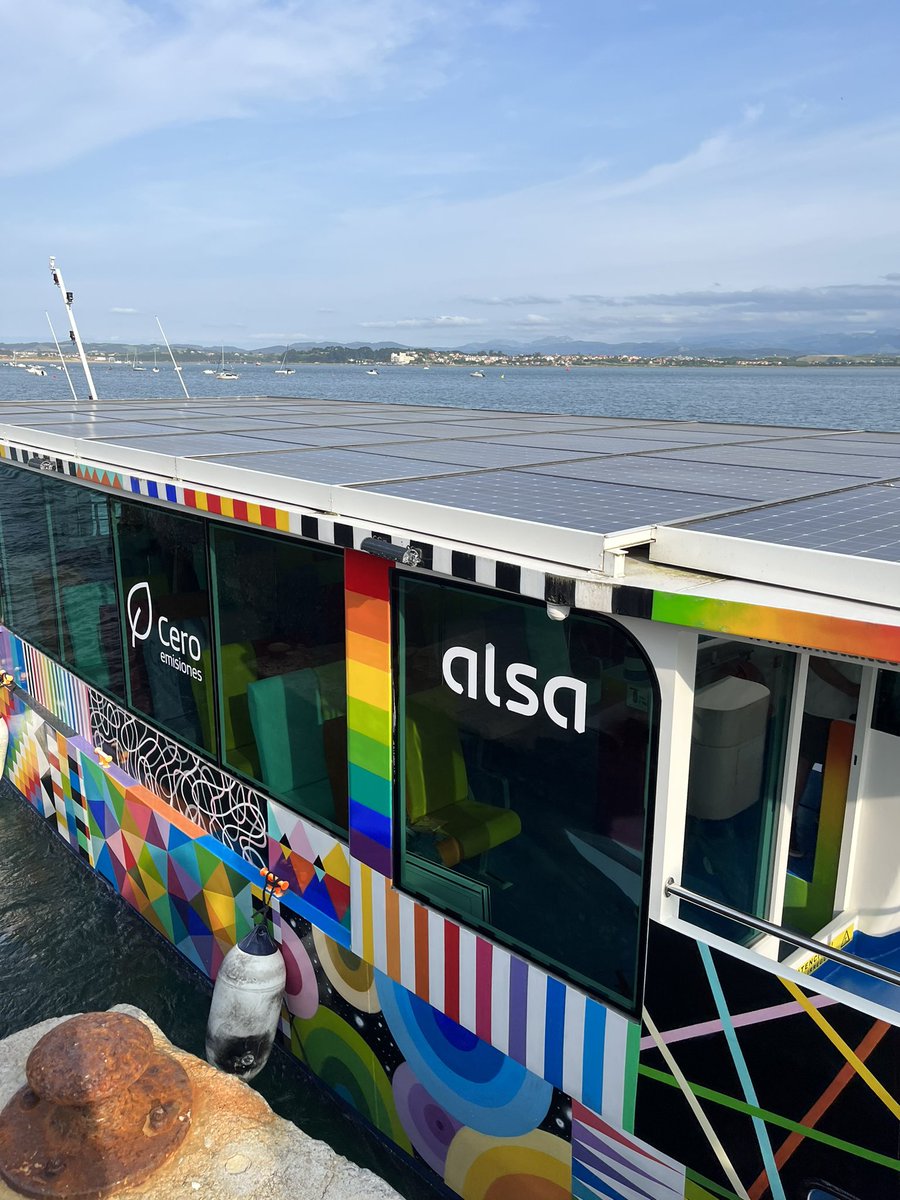 Y Gracias!! a Cristian <a href="/ManriqueValdor/">Christian Manrique</a> por sus explicaciones en el <a href="/port_santander/">Puerto de Santander</a> 
Un gran acierto introducir en el programa del IX Foro Global de la Ingeniería las visita lúdico-técnicas-culturales. 
<a href="/CICCPCantabria/">Caminos Cantabria</a>