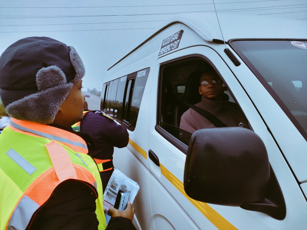 MetrorailWC's tweet photo. LEVEL CROSSING CAMPAIGN AT CHAVONNES 🦺❌ 🛤️
-Obey the road signs and signals
-Never stop on the tracks
-Where there is STOP sign: STOP🛑
Trains can't stop quickly you can.
FOR YOUR SAFETY 
@PRASA_Group @Rail_Safety @ServicesMain https://t.co/g5o9VVjxAN