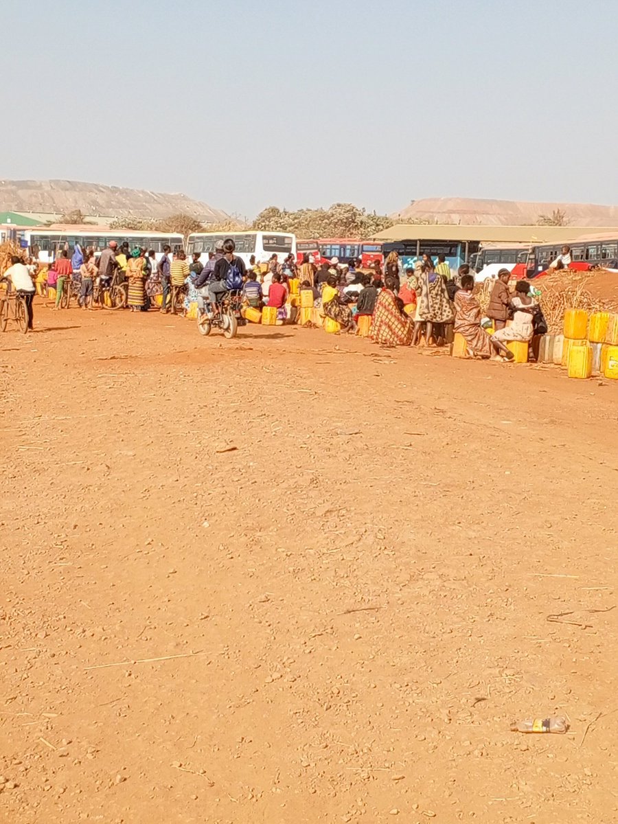 A kinsenda à côté de Mumi, pénurie d'eau