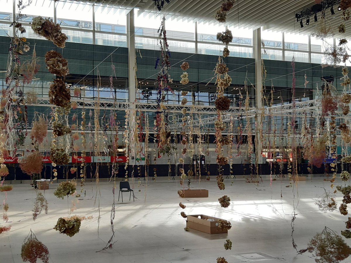 It's looking blooming great in <a href="/centremk/">centre:mk</a> for #IFMKfest !! <a href="/mkcouncil/">Milton Keynes City Council</a> <a href="/DestinationMK/">DestinationMK🎈</a> <a href="/IFMKfest/">IF: Milton Keynes International Festival</a> #DesignCity #ThePlaceBetween 😀