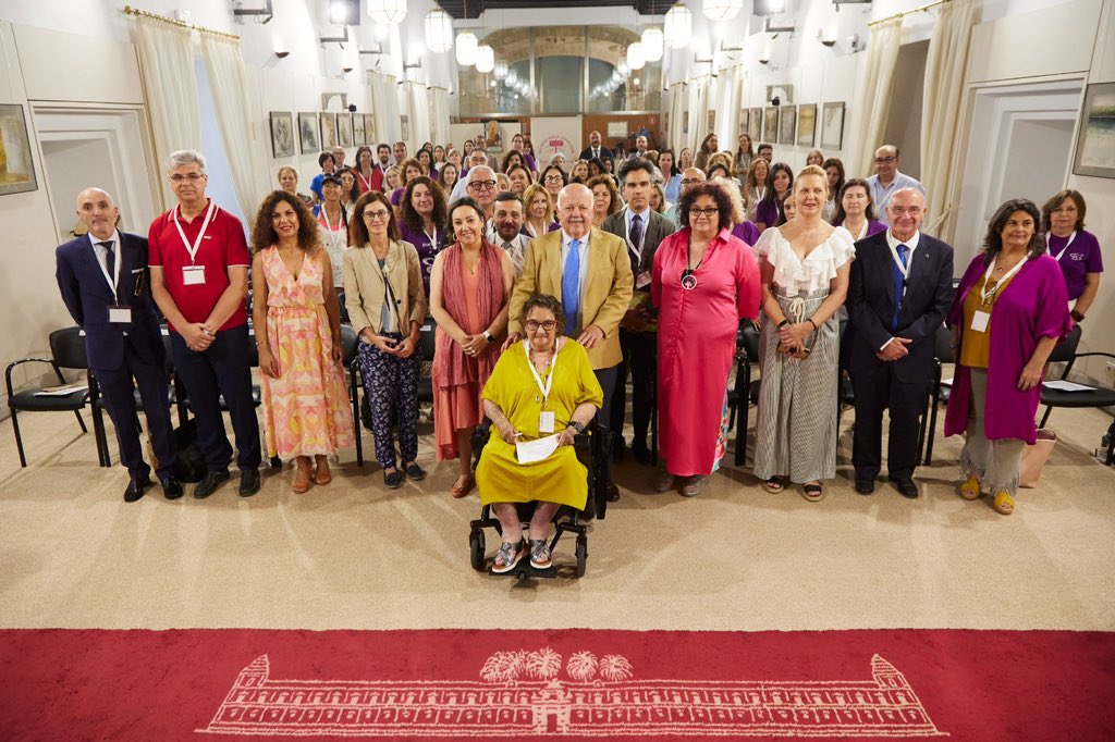 Pilar Navarro (@pilar_navarro_4) on Twitter photo En la presentación de la campaña de <a href="/Felupus/">Federación Española Lupus | #LUPUSESPAÑA</a> en <a href="/ParlamentoAnd/">Parlamento Andalucía</a> exponiendo las propuestas <a href="/psoeandalucia/">PSOE Andalucía</a> para LUPUS: +financiación apostando por la #sanidadpublica en #Andalucia, + formación con reforzamiento de <a href="/EASPsalud/">Escuela Andaluza SP</a> y de la <a href="/escpacientes/">Escuela de Pacientes</a> y + agilidad reconocimiento Discap En la presentación de la campaña de <a href="/Felupus/">Federación Española Lupus | #LUPUSESPAÑA</a> en <a href="/ParlamentoAnd/">Parlamento Andalucía</a> exponiendo las propuestas <a href="/psoeandalucia/">PSOE Andalucía</a> para LUPUS: +financiación apostando por la #sanidadpublica en #Andalucia, + formación con reforzamiento de <a href="/EASPsalud/">Escuela Andaluza SP</a> y de la <a href="/escpacientes/">Escuela de Pacientes</a> y + agilidad reconocimiento Discap