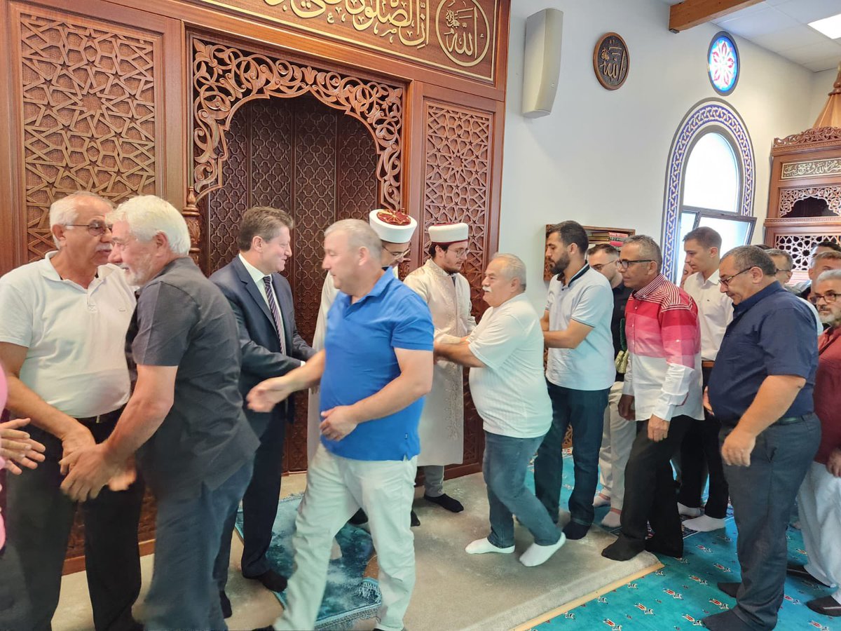 Kurban Bayramı vesilesiyle Lyon DITIB merkezinde vatandaşlarımızla bayram namazını birlikte eda edip bayramlaştık. 

Tüm vatandaşlarımızın bayramını tebrik ederiz. #KurbanBayramı