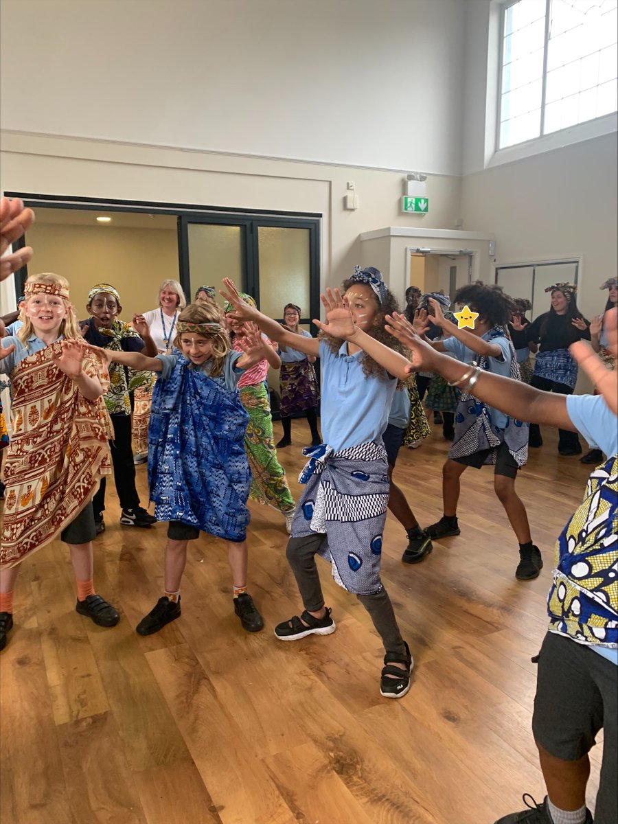 FishpondsCE's tweet photo. Year 6 enjoying the African dance workshops last Friday! https://t.co/gCFBlIgVpR