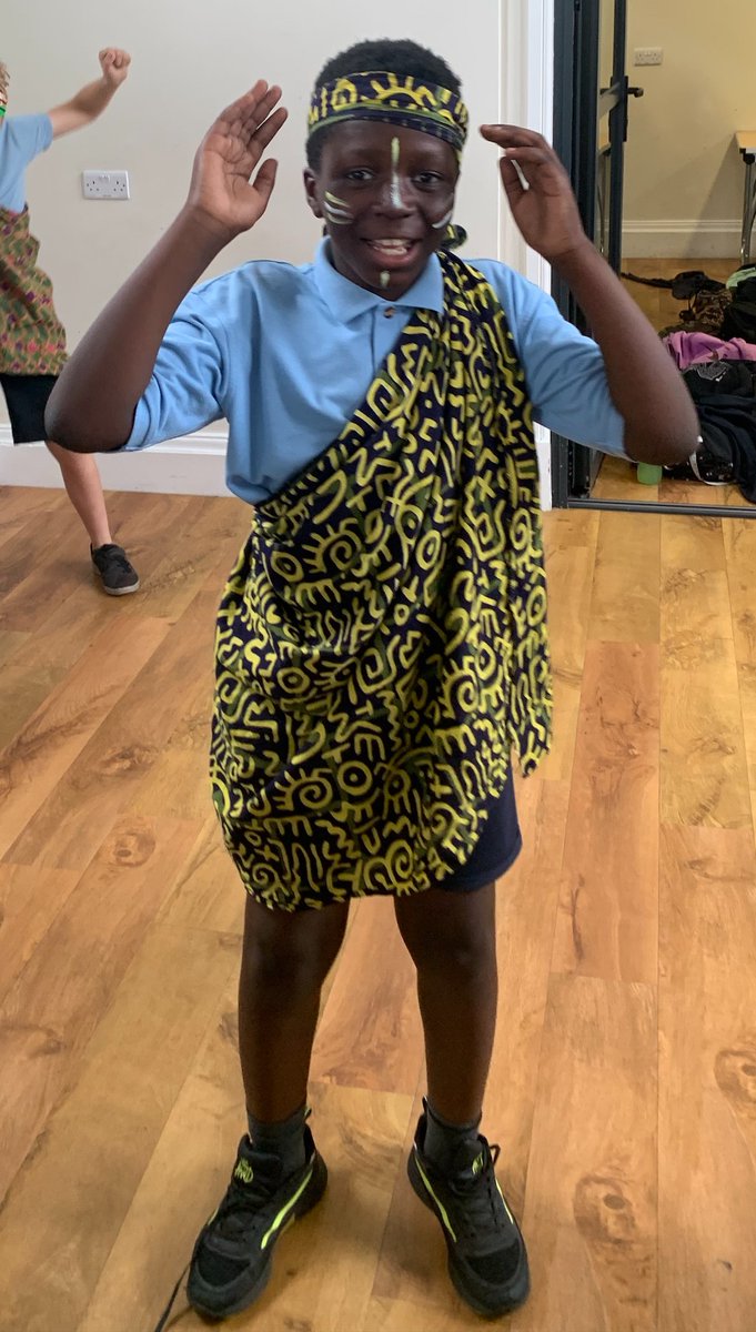 FishpondsCE's tweet photo. Year 6 enjoying the African dance workshops last Friday! https://t.co/gCFBlIgVpR