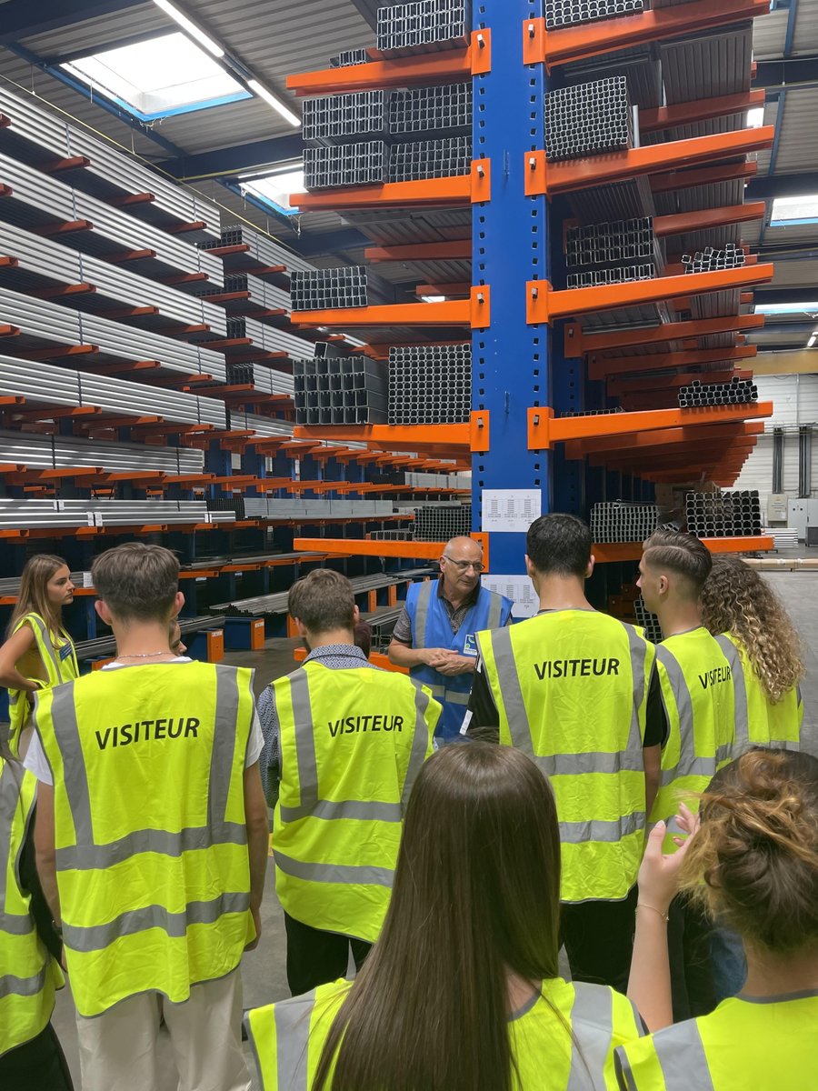 mantionSas's tweet photo. Accueillir les #élèves du lycée Saint-Jean de #Besançon chez #MANTION a été un réel plaisir ! Une #visite passionnante durant laquelle ils ont pu découvrir nos #métiers, nos #ateliers et notre #savoirfaire.

👉 Site Corporate MANTION : https://t.co/wvJiI3A7df https://t.co/kNY7YDoujF