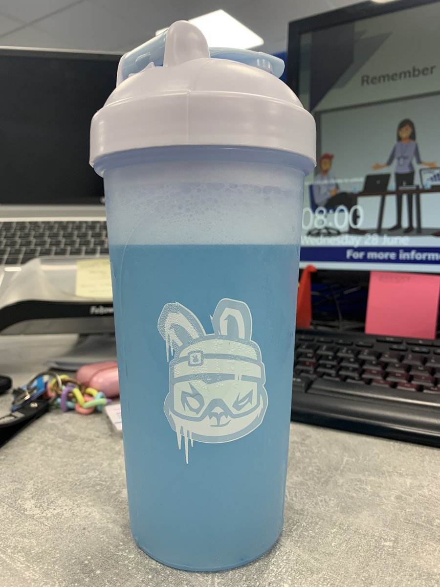 LivTtv's tweet photo. A very icy blizzard today 🥶  what @SneakEnergy are you on today? 🤍 #sneakenergy https://t.co/gh0VRwOVzi