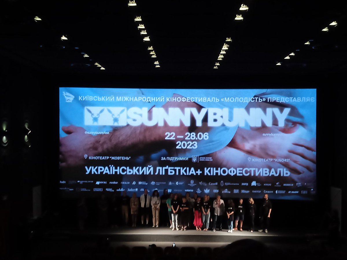 This is a photo from yesterday's closing ceremony of Sunny Bunny, Ukraine's first LGBTQIA+ film festival.

If Russia had taken Kyiv in 3 days, this wouldn't have happened. Anything queer would have been banned by this point (if not worse).

Please remember that.