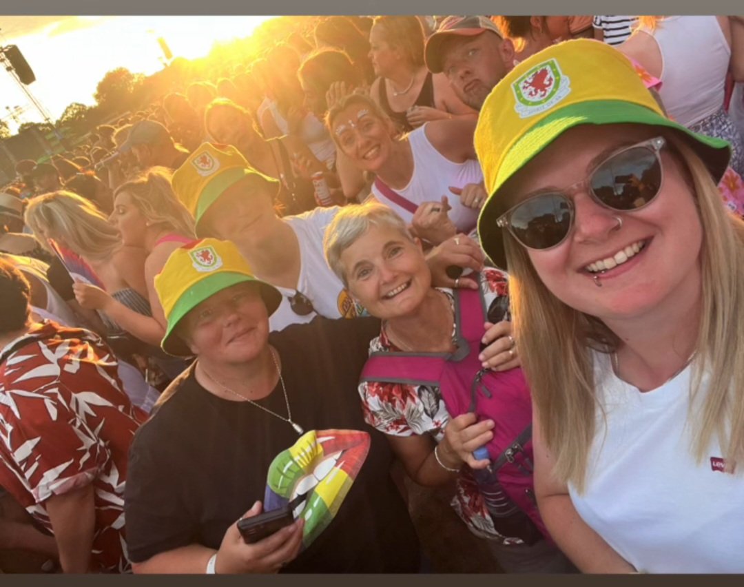 cerid71's tweet photo. @Pink my 4th pink concert absolutely amazing kick ass show again so inspiring and keep doing the acrobatics its the only way us short asses get to see you 🤣🤣 https://t.co/uCjBdIJ4Nw